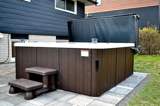 The Sound Oasis: Hot tub at Cellar House, surrounded by nature.